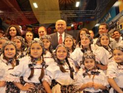 Topbaş Türkçe Olimpiyatları Kültür Şöleninde Stantları Gezdi