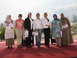 Kimse Yok Mu Derneği 1. Kardeşlik Şenliğinde Reyhan Karaca Sahne Aldı