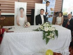 Kılıçdaroğlu, Yalovada Nikah Şahitliği Yaptı!