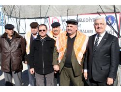 Muğlalılar Suriyeden Kaçan Yörük Türkmenlerine Yardım Gönderdi