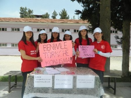 Acıpayam Anadolu Öğretmen Lisesi Türkçeye sahip çıkıyor