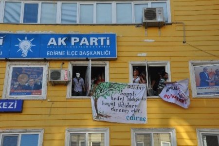 AK Parti Edirne İl Başkanlığı işgal edildi