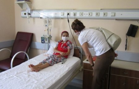 Ak Partili Kadınlar Lösemi Hastalarına Moral Verdi