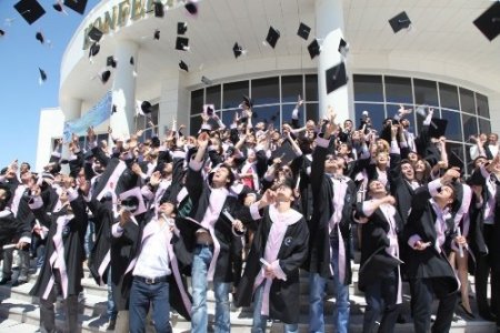 Aksaray Üniversitesi, 124 sporcu ve 188 sağlıkçı daha mezun etti