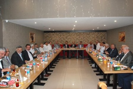 Alevi dedesinin işyeri açılışına Adıyaman protokolü ilgi gösterdi