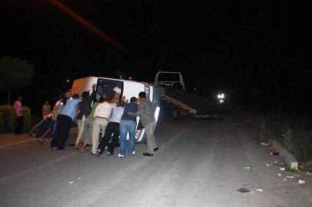 Alkollü Ve Ehliyetsiz Sürücü Minibüsü Devirdi