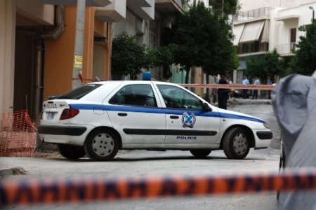 Atina'da cezaevi müdiresinin otomobili havaya uçuruldu