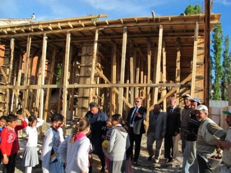 Başkan Arslan, okumaevi inşaatını inceledi