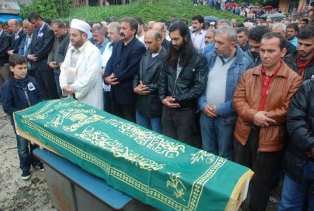 Biber Gazından Etkilenerek Hayatını Kaybeden Genç Defnedildi