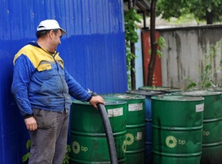 Bozüyük Belediyesi, PETDER’e 1,5 ton atık motor yağı teslim etti