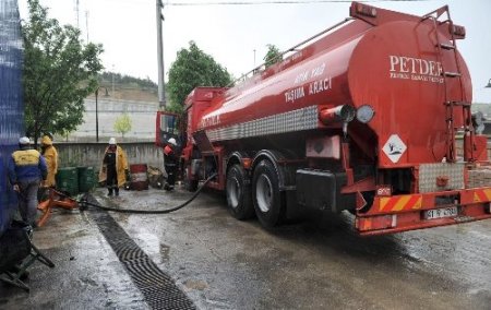 Bozüyük Belediyesi, PETDER’e 1,5 ton atık motor yağı teslim etti