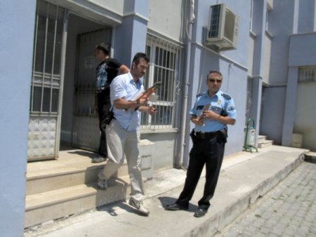 Büfe Hırsızları Suçüstü Yakalandı