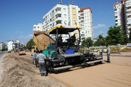 Bülent Ecevit Bulvarı asfaltlanıyor