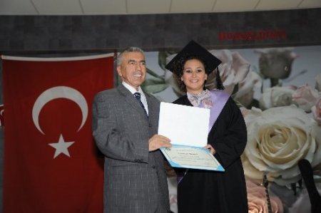 Burhaniye MYO'da mezuniyet heyecanı yaşandı