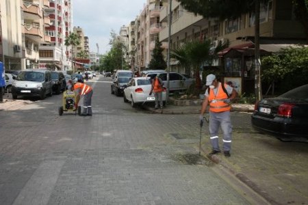 Büyükşehir sinekle mücadelesini 110 personelle sürdürüyor