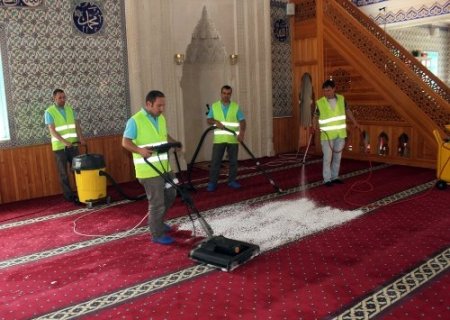 Camilerde Ramazan öncesi temizlik çalışması başlatıldı