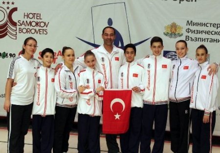Celal Bayar Üniversitesi'nin jimnastikçileri dünya şampiyonu oldu
