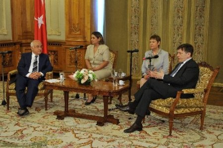 Cemil Çiçek, Romanya Senato Başkanı Crin Antonescu ile görüştü