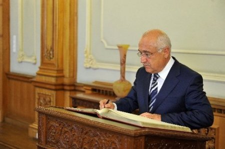 Cemil Çiçek, Romanya Senato Başkanı Crin Antonescu ile görüştü
