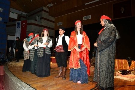 Çocuk Kulübü üyeleri 'Töre'yi sahneledi