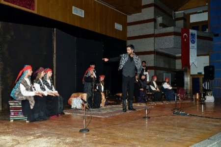 Çocuk Kulübü üyeleri 'Töre'yi sahneledi