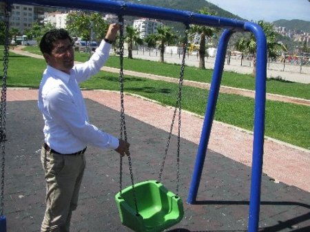 Çocuk parklarında güvenliğe dikkat