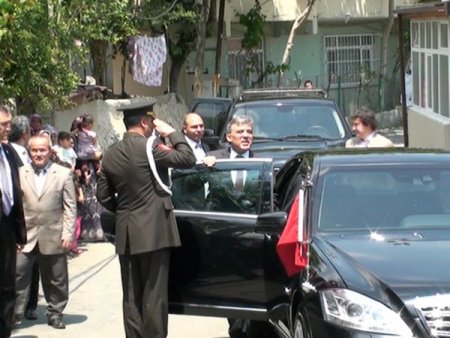 Cumhurbaşkanı Gül, Cuma Namazını Kalenderüstü Camii’nde Kıldı