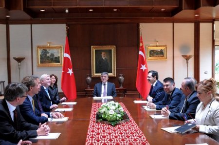Cumhurbaşkanı Gül, Gerhard Schroeder'i Kabul Etti