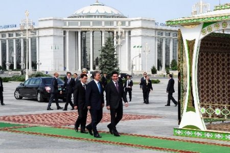 Cumhurbaşkanı Gül’e Türkmenistan’da özel karşılama