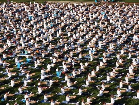 Denizli’de 3 bin 486 kadın, pilates yaprak dünya rekoru kırdı