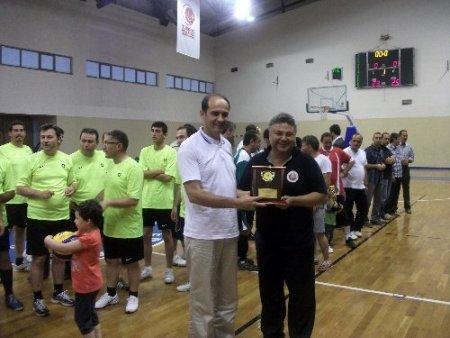 Edremit Kaymakamlığı kurumlar arası voleybol turnuvası düzenlendi