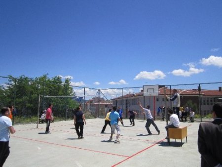 Eflani Milli Eğitim bahar voleybol turnuvası başladı