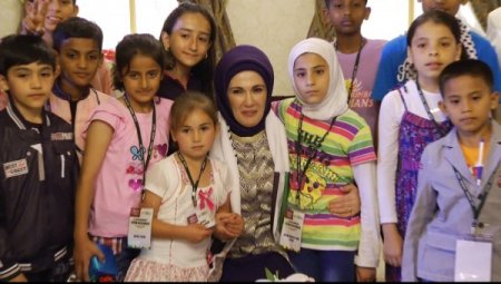 Emine Erdoğan, Dünya Yetimlerini Sevindirdi
