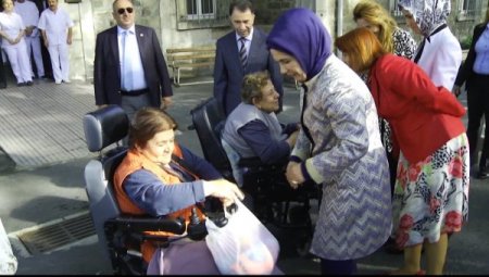 Emine Erdoğan’dan Darülaceze Sakinlerine Moral