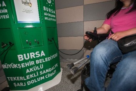 Engelliler, akülü tekerlekli sandalyelerini metro istasyonunda şarj edebilecek