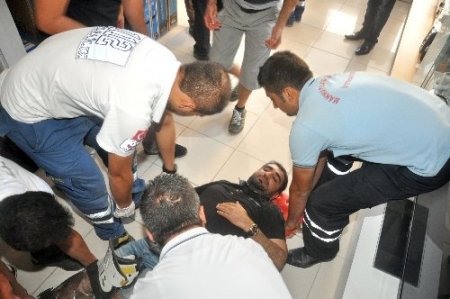 Eşya taşırken asansör boşluğuna düşen şahıs yaralandı