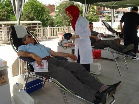 Fırat Üniversite'sinden kan bağışı kampanyasına destek