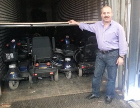 Hollanda’dan Sivas'a bir TIR dolusu akülü araç gönderildi