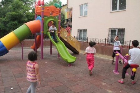 İlkadımlı çocuklar yeni parklarda daha mutlu
