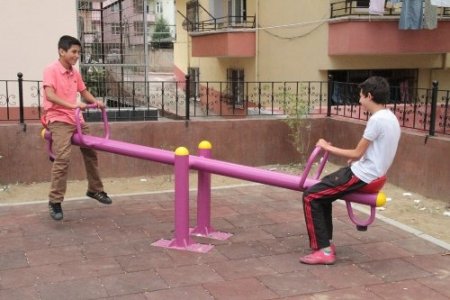 İlkadımlı çocuklar yeni parklarda daha mutlu