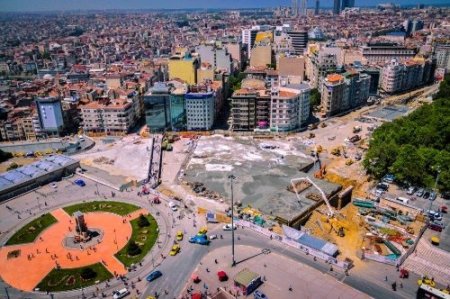 İstanbul Büyükşehir Belediyesi: Taksim'de ağaçlar kesilmiyor
