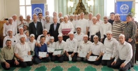 İzmir'de Yeşilyurt Kur’ân Kursu'nun mezuniyet töreni düzenlendi