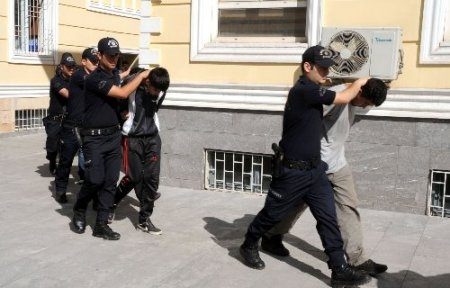 Kahramanmaraş'ta sokak satıcılarına operasyon: 8 gözaltı