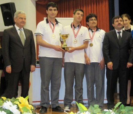 Kemalpaşa Yamanlar Koleji bilgi şampiyonu
