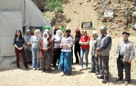 KESK’li kadınlar çözüm çadırını ziyaret etti