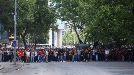 Kızılay'da 'Gezi Parkı' gerilimi sürüyor