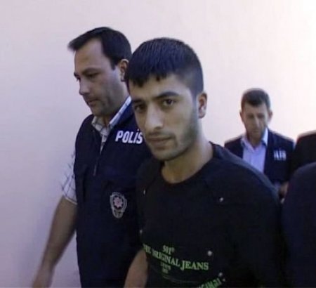 Küçük Kızı Yaralayan Zanlının Cesedi Bavuldan Çıktı