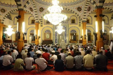 Miraç Kandili’nde Mevlana Müzesi’ne ziyaretçi akını