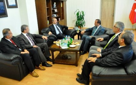 Muş Valisi Vedat Büyükersoy, Rektör İnanç'ı ziyaret etti