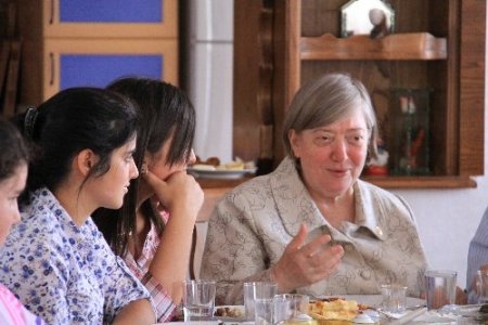 Öğrencilerden milletvekiline komşu ziyareti